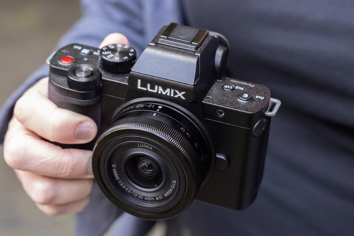 دوربین Panasonic Lumix G100